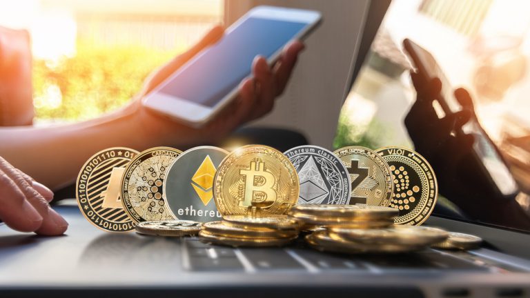Influencerzy polecający kryptowaluty pod lupą UOKiK