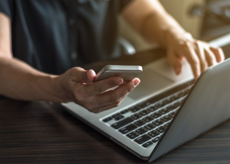Ostrzeżenia eksperta. Uwaga na internetowych oszustów