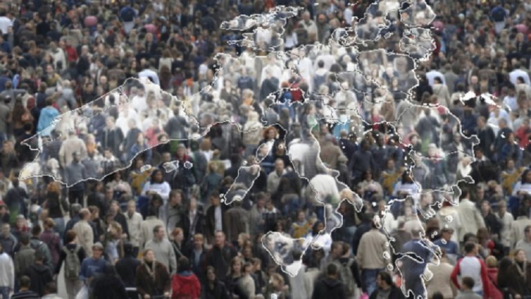 UE. Wiele regionów jest zagrożonych kurczeniem się populacji