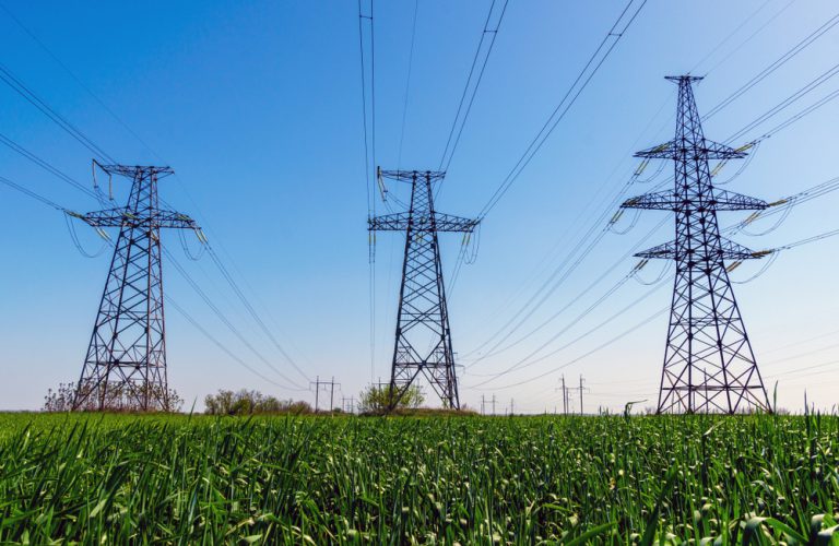 Krajowe sieci elektroenergetyczne pilnie wymagają rozbudowy oraz modernizacji