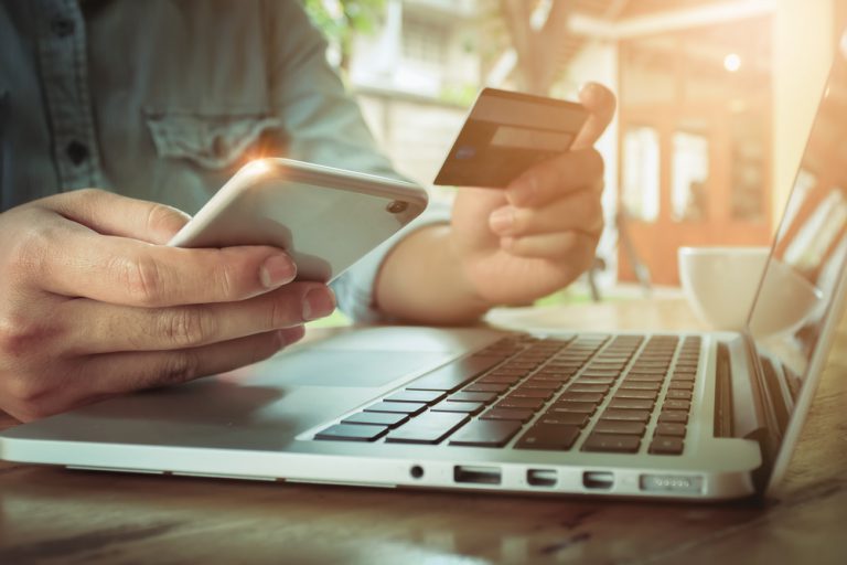 Handel internetowy rozpędził cyfrową gospodarkę w Polsce