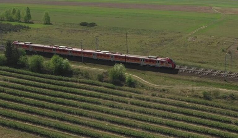 Ponad milion pasażerów więcej niż przed pandemią. Polacy wracają do pociągów regionalnych