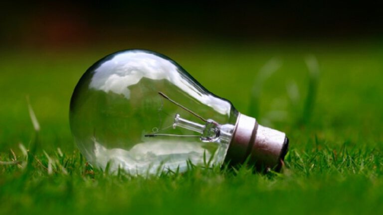 <strong>Wojna, a nie zmiany klimatu, wymusi na Europie przejście na zieloną energię</strong>