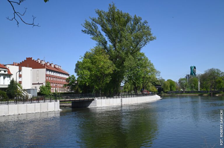 Bydgoszcz. Zrewitalizowany bulwar nad Brdą zachęca do spacerów i wycieczek