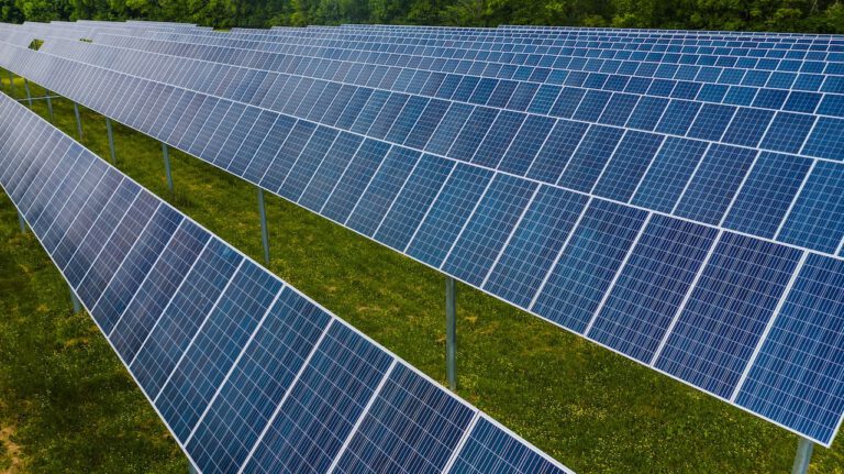 Energia ze słońca – czy możemy mieć jej za dużo? 