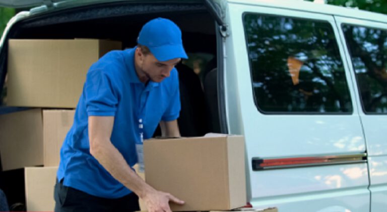 Kontrakty B2B ciążą kurierom. Trzy czwarte dłużników KEP to samozatrudnieni