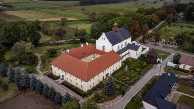 Ratowo. Zespół klasztorny odzyskał rokokowy błysk