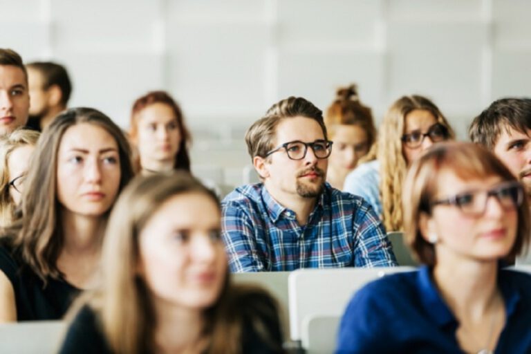 Rośnie zadłużenie wobec szkół – dziś to już ponad 20 mln zł