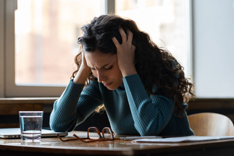 Blue Monday. 87% pracowników czuje się przytłoczona stresem
