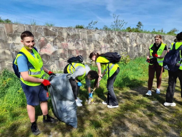 Sprzątanie Sądecczyzny. Zebrano 60 tys. litrów śmieci