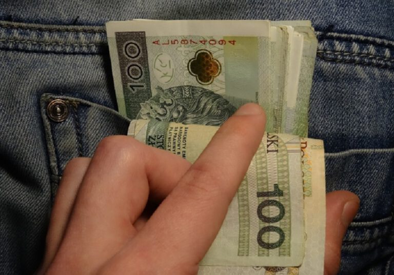 Kto i kiedy może skorzystać z wakacji od ZUS?
