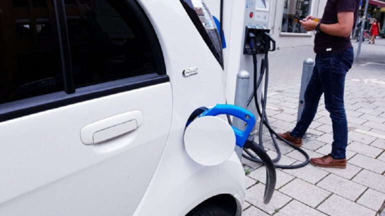 Samochody elektryczne nie wjadą do garażu pod blokiem?