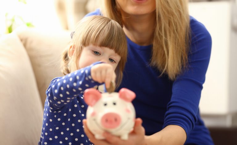 Dzieci o finansach. Co wiedzą, o czym rozmawiają i skąd czerpią wzorce?