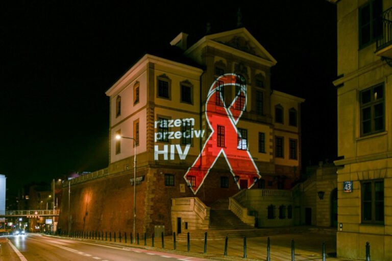 Epidemia HIV nie jest opanowana