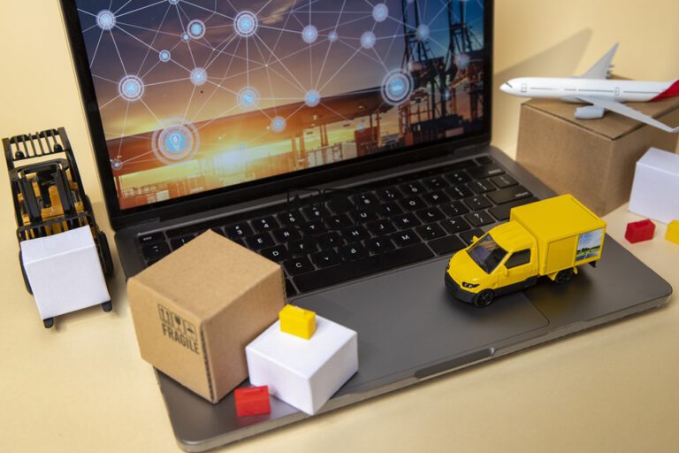 Jak gorączka zakupowa wpływa na magazyny, logistykę i rynek pracy?