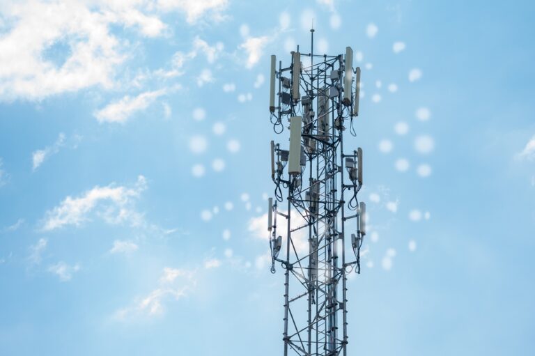 Brak inwestycji oraz przeregulowanie sektora telekomunikacyjnego grożą utratą konkurencyjności