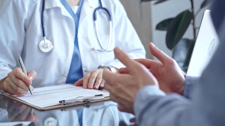 Pracownicy boją się badań, pracodawcy boją się kosztów