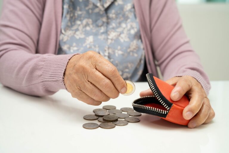 Różnice w zarobkach kobiet i mężczyzn skutkują luką emerytalną